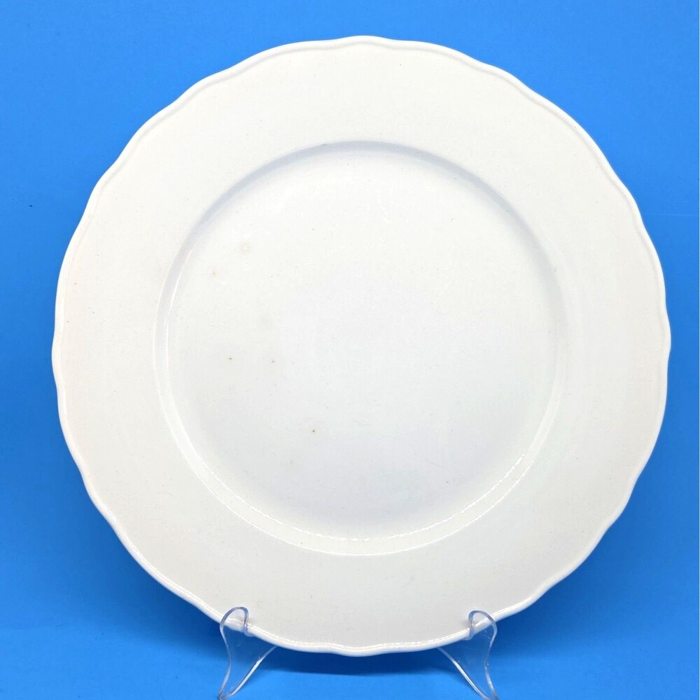 Diamondstone Laveno SCI And Richard Ginori Vintage White Scalloped Plate Italy